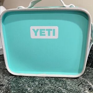 YETI Aqua Lunch Box Daytrip lunchbox